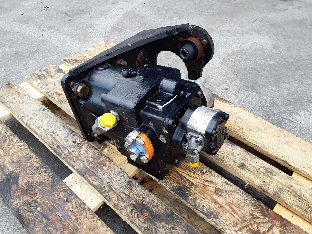 Terex Challenger 3160 Hydraulic pump - Pompe hydraulique pour Grue mobile: photos 1 Terex Challenger 3160 Hydraulic pump - Pompe hydraulique pour Grue mobile: photos 1