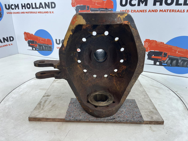 Terex HC 340 Steering knuckle 12 holes axle 3 - Fusée d'essieu pour Grue: photos 5 Terex HC 340 Steering knuckle 12 holes axle 3 - Fusée d'essieu pour Grue: photos 5