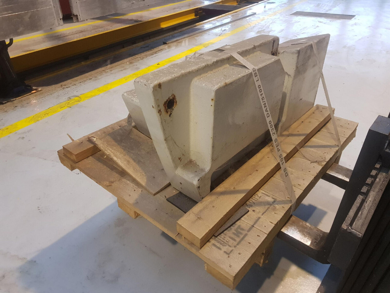 Terex Terex Challenger 4200 counterweight 1,4 ton - Contrepoids pour Grue mobile: photos 4 Terex Terex Challenger 4200 counterweight 1,4 ton - Contrepoids pour Grue mobile: photos 4