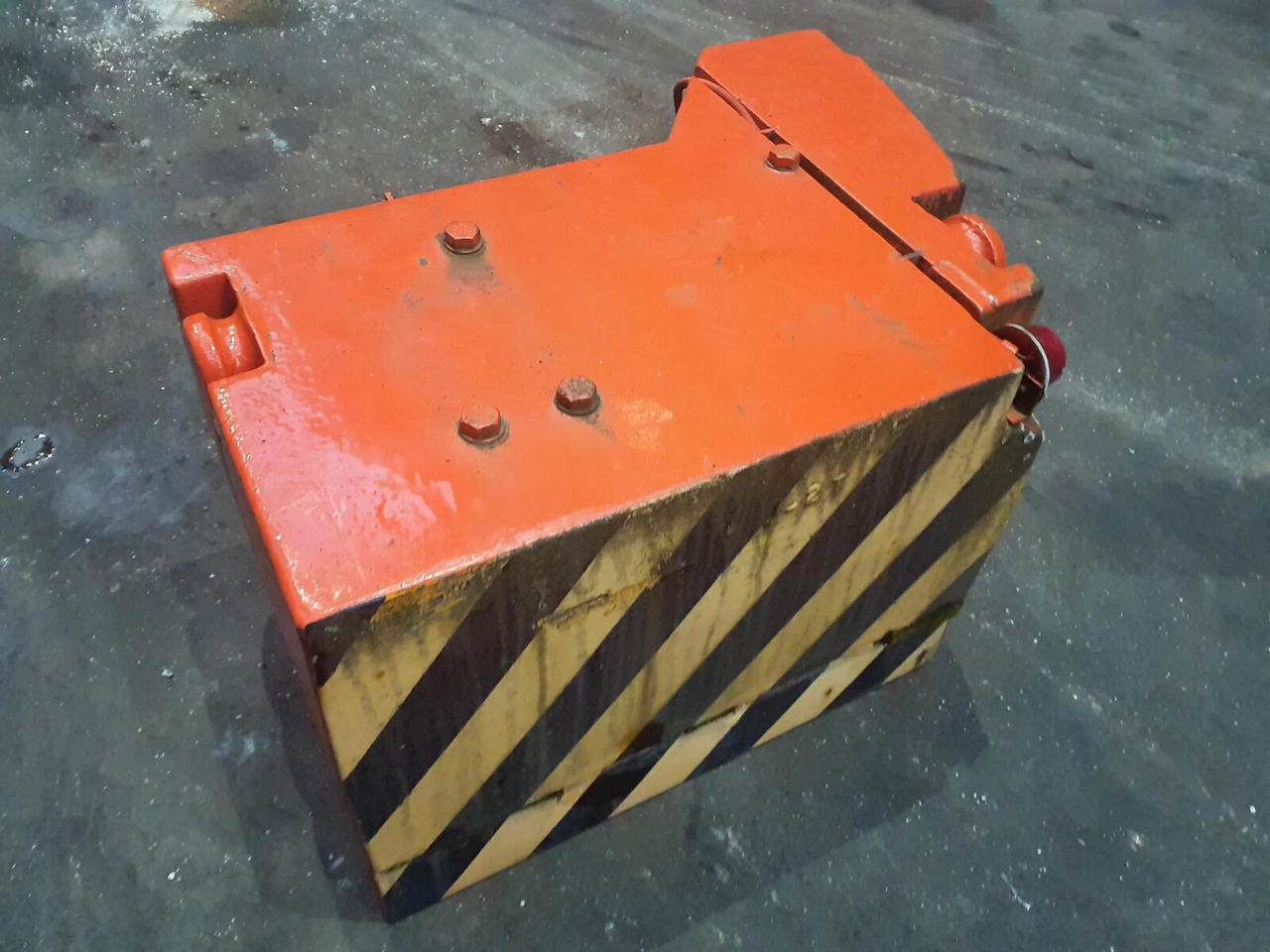 Terex counterweight left 1,2 + 0,3t - Contrepoids pour Grue mobile: photos 2 Terex counterweight left 1,2 + 0,3t - Contrepoids pour Grue mobile: photos 2