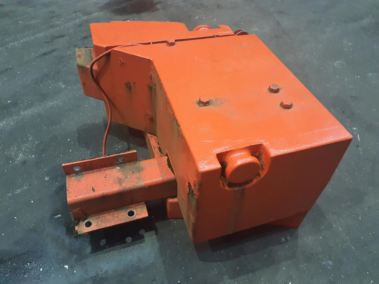 Terex counterweight left 1,2 + 0,3t - Contrepoids pour Grue mobile: photos 3 Terex counterweight left 1,2 + 0,3t - Contrepoids pour Grue mobile: photos 3