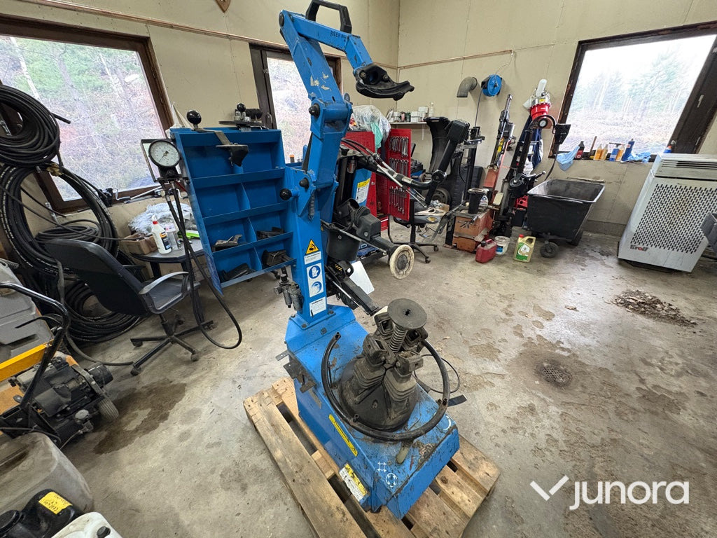 Däckmonteringsmaskin - Butler - Équipement de garage: photos 4 Däckmonteringsmaskin - Butler - Équipement de garage: photos 4