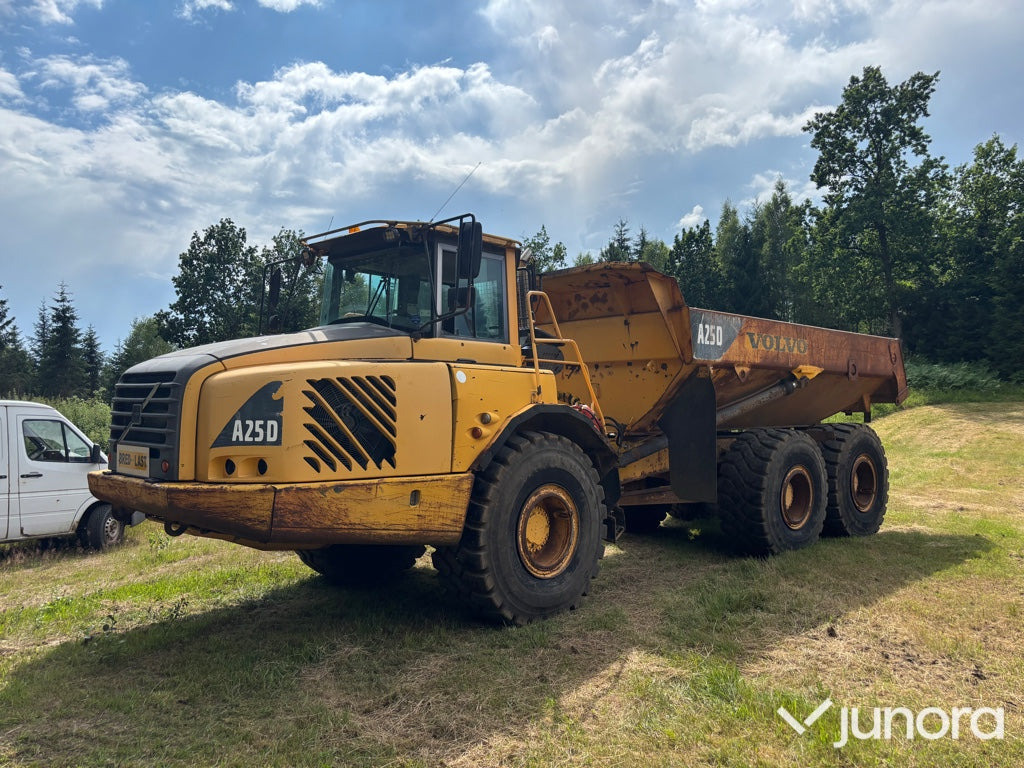 Dumper Volvo A25D - Tombereau articulé: photos 1 Dumper Volvo A25D - Tombereau articulé: photos 1