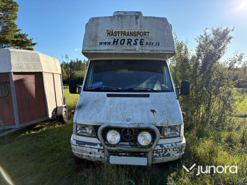 Hästlastbil Mercedes-Benz 312 D Automat - Camion chevaux: photos 4 Hästlastbil Mercedes-Benz 312 D Automat - Camion chevaux: photos 4