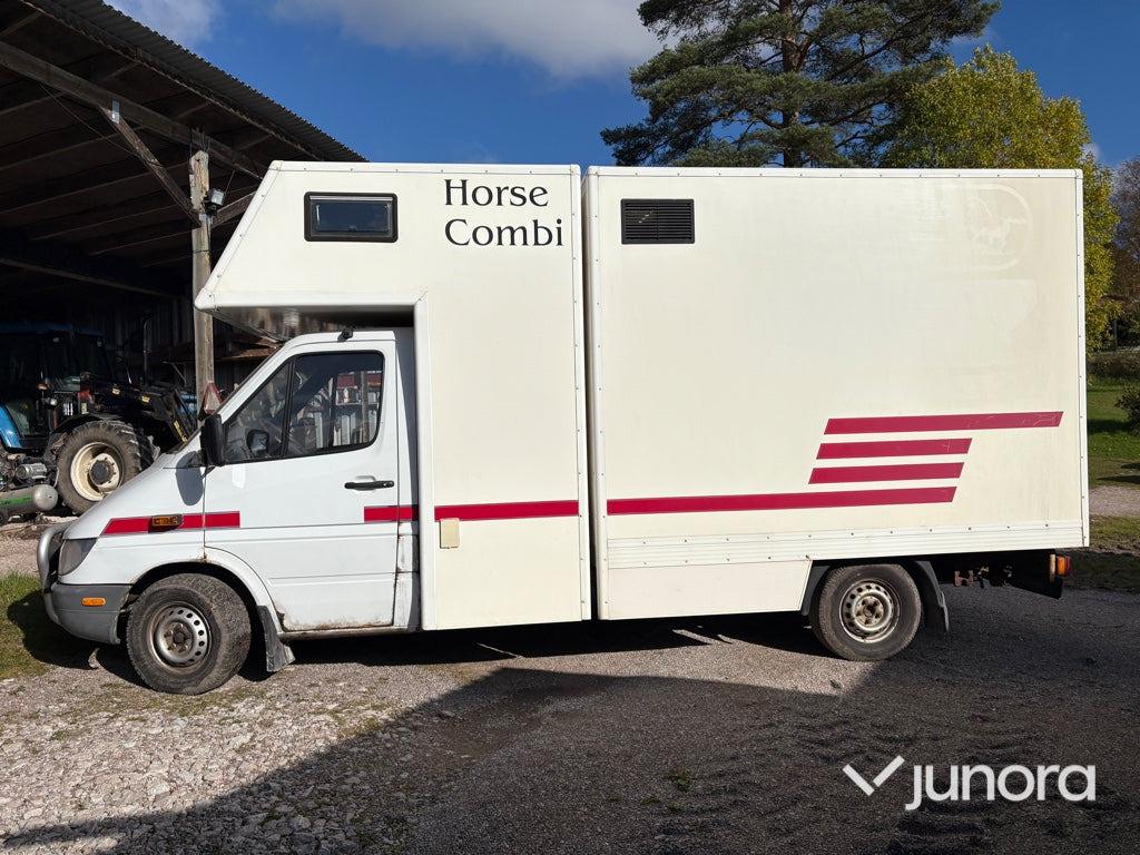 Hästtransport - Mercedes-Benz, 316 CDI - Camion chevaux: photos 2 Hästtransport - Mercedes-Benz, 316 CDI - Camion chevaux: photos 2