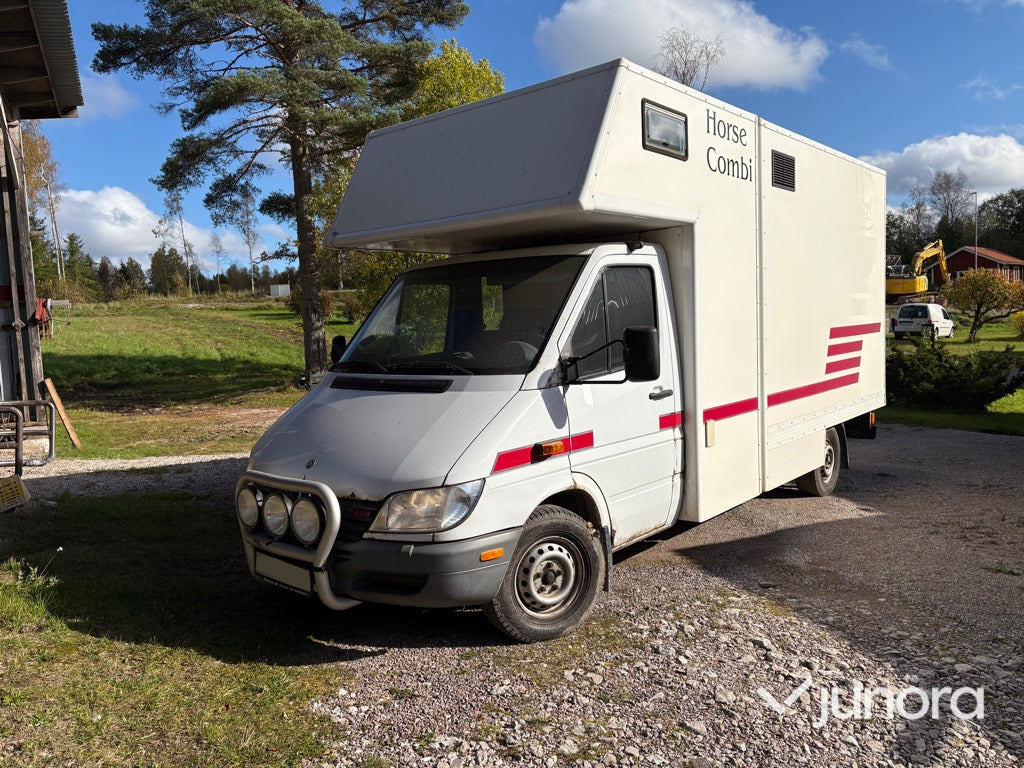 Hästtransport - Mercedes-Benz, 316 CDI - Camion chevaux: photos 1 Hästtransport - Mercedes-Benz, 316 CDI - Camion chevaux: photos 1