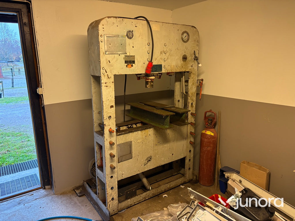 Hydraulpress - Hiab H100E, 100 ton - Presse plieuse: photos 2 Hydraulpress - Hiab H100E, 100 ton - Presse plieuse: photos 2