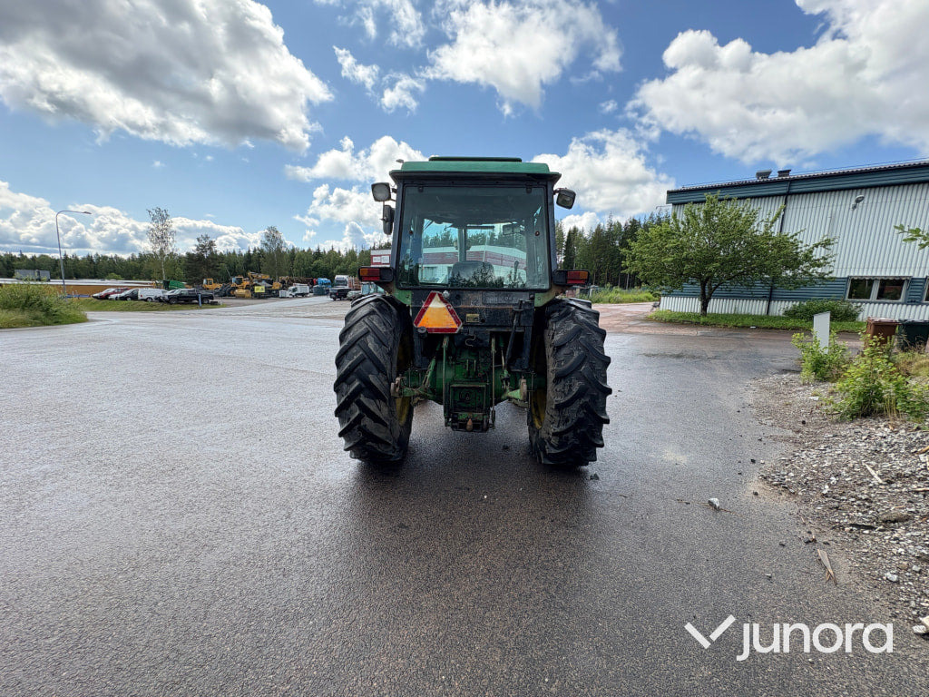 John Deere 2650 - Tracteur agricole: photos 4 John Deere 2650 - Tracteur agricole: photos 4