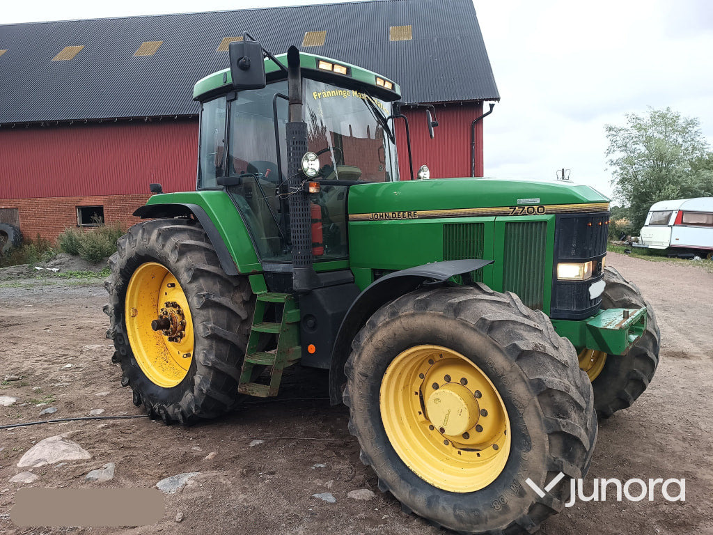 John Deere 7700 - Tracteur agricole: photos 1 John Deere 7700 - Tracteur agricole: photos 1