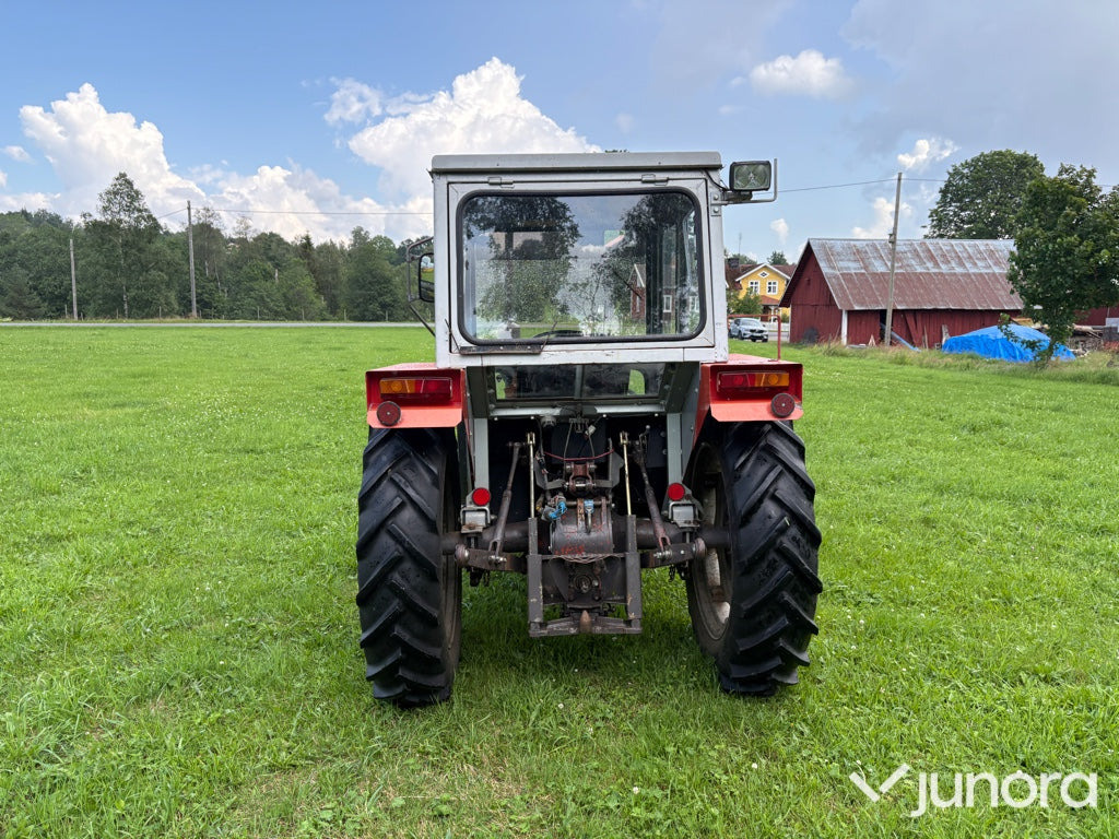 Massey Ferguson 240 - Tracteur agricole: photos 5 Massey Ferguson 240 - Tracteur agricole: photos 5