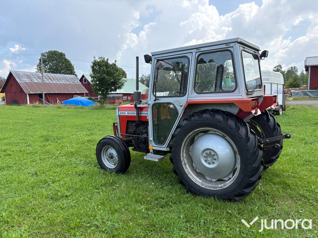Massey Ferguson 240 - Tracteur agricole: photos 3 Massey Ferguson 240 - Tracteur agricole: photos 3