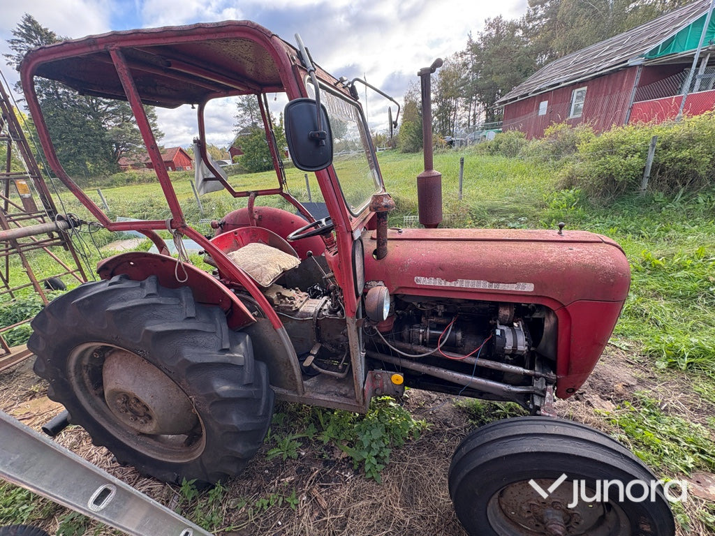 Massey Ferguson 35 Stand – 1960 årsmodell, klassisk dieseltraktor - Tracteur agricole: photos 1 Massey Ferguson 35 Stand – 1960 årsmodell, klassisk dieseltraktor - Tracteur agricole: photos 1