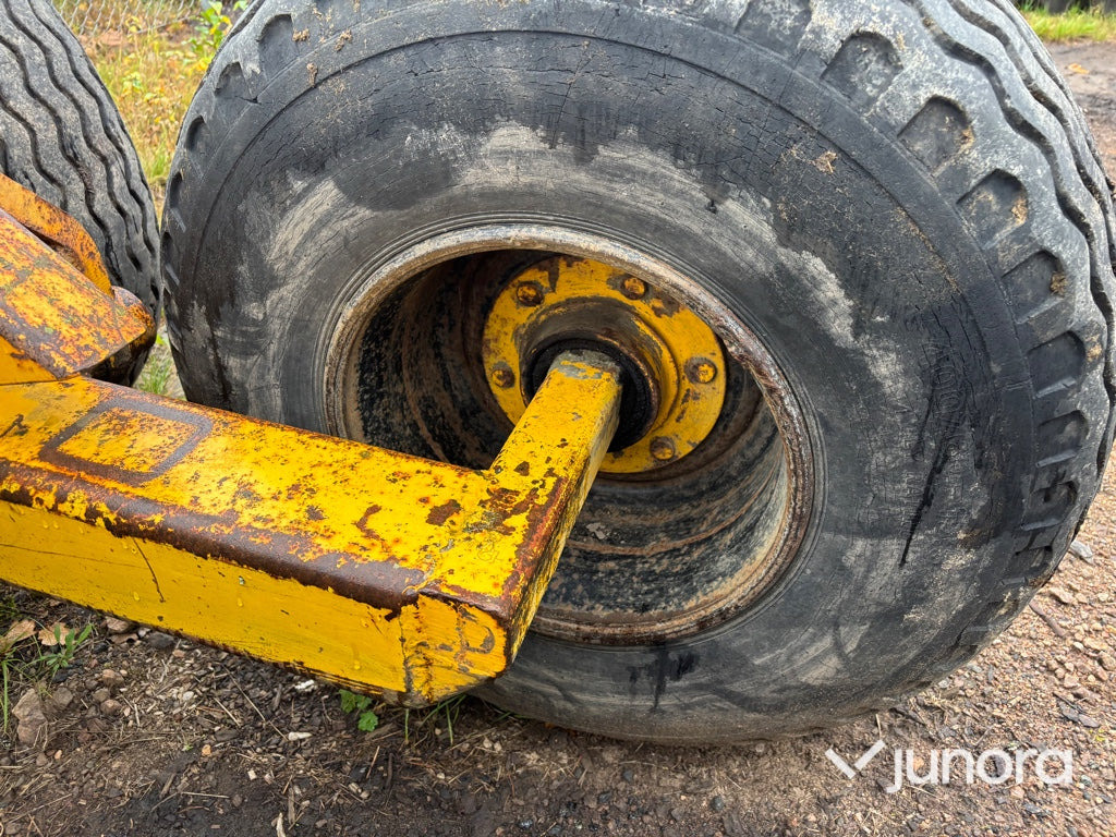 Remorque forestière Skogsvagn - Moheda, 10 ton, med kran: photos 12