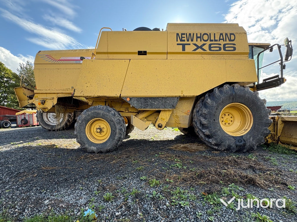 Skördetröska - New Holland TX66 Plus - Moissonneuse-batteuse: photos 3 Skördetröska - New Holland TX66 Plus - Moissonneuse-batteuse: photos 3