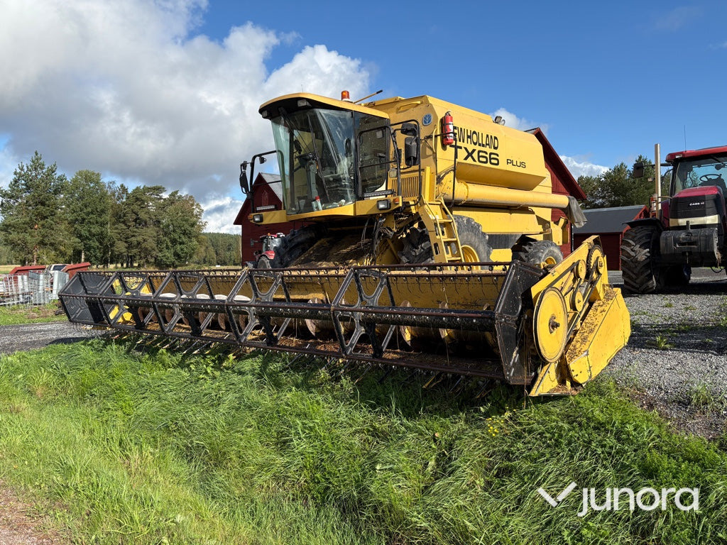 Skördetröska - New Holland TX66 Plus - Moissonneuse-batteuse: photos 1 Skördetröska - New Holland TX66 Plus - Moissonneuse-batteuse: photos 1