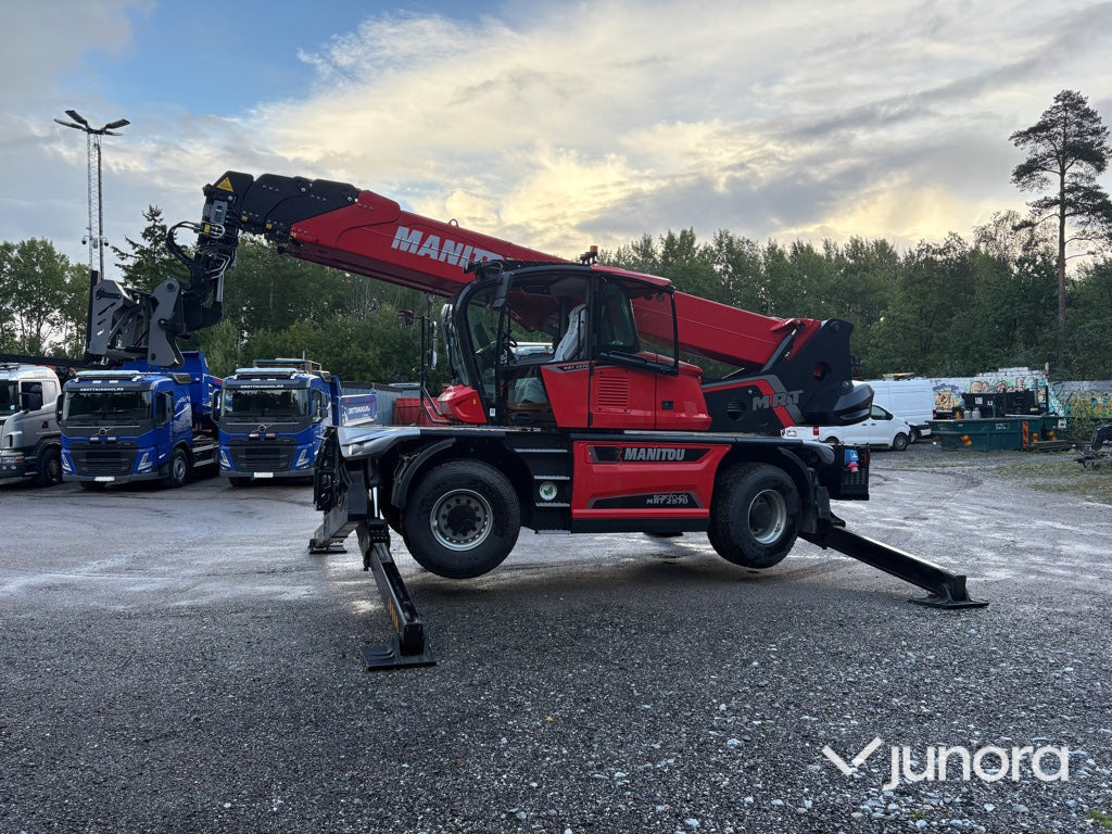 Teleskoplastare Manitou MRT 2570 inkl. tillbehör - Chariot télescopique: photos 1 Teleskoplastare Manitou MRT 2570 inkl. tillbehör - Chariot télescopique: photos 1