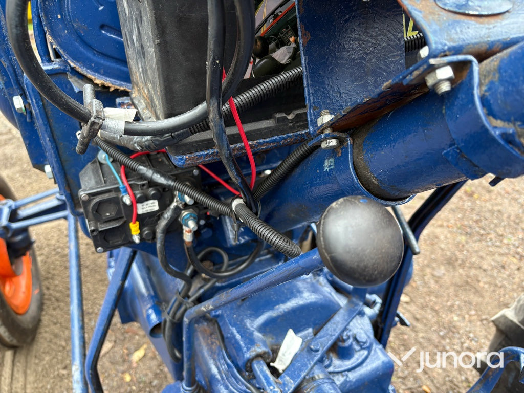 Crédit-bail  Traktor - Fordson Major Höglundare Traktor - Fordson Major Höglundare: photos 14 Crédit-bail  Traktor - Fordson Major Höglundare Traktor - Fordson Major Höglundare: photos 14