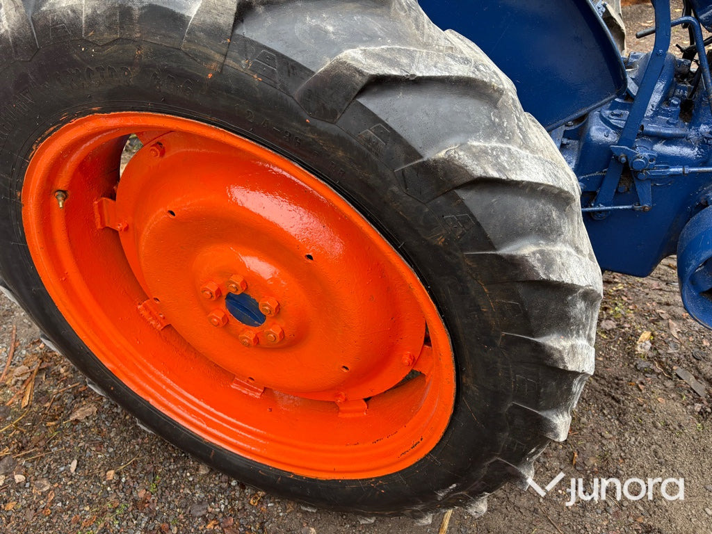 Crédit-bail  Traktor - Fordson Major Höglundare Traktor - Fordson Major Höglundare: photos 26 Crédit-bail  Traktor - Fordson Major Höglundare Traktor - Fordson Major Höglundare: photos 26