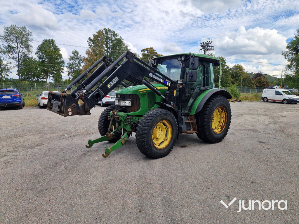 Traktor John Deere 5090 R - Tracteur agricole: photos 1 Traktor John Deere 5090 R - Tracteur agricole: photos 1