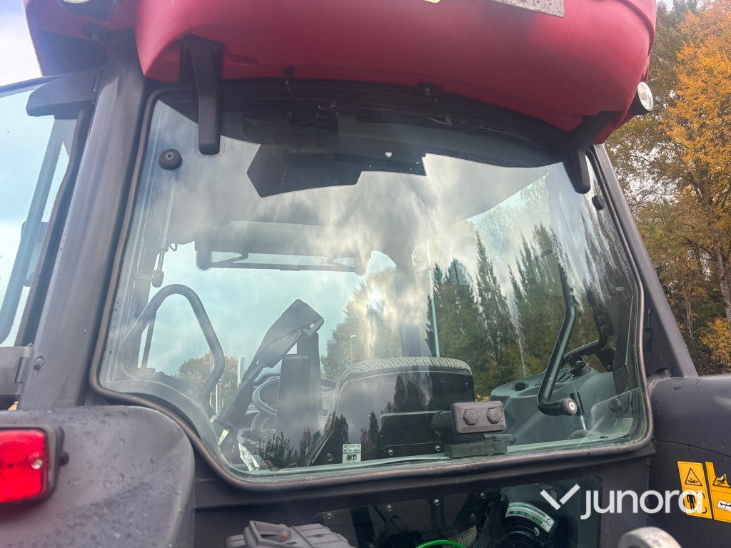 Tracteur agricole Traktor - McCormick C100 Max med lastare: photos 27 Tracteur agricole Traktor - McCormick C100 Max med lastare: photos 27