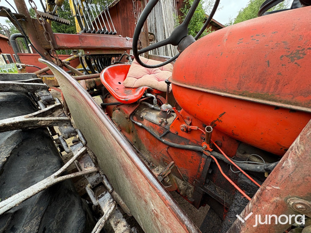 Tracteur agricole Traktor - Nuffield Universal 3DL: photos 16