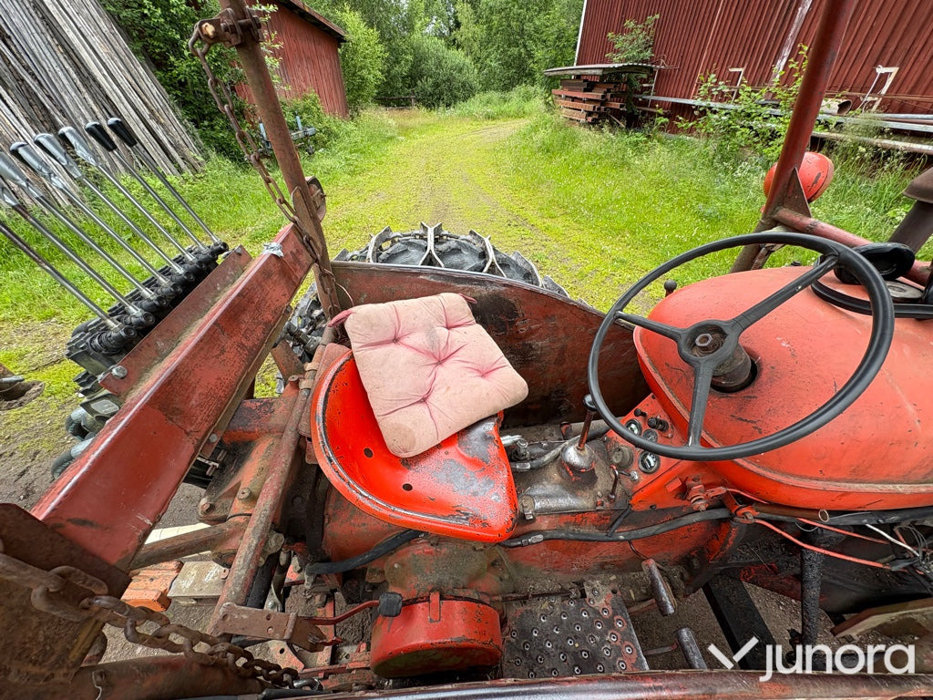 Tracteur agricole Traktor - Nuffield Universal 3DL: photos 10