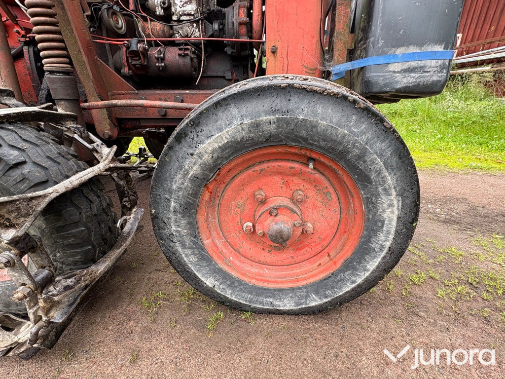 Tracteur agricole Traktor - Nuffield Universal 3DL: photos 26