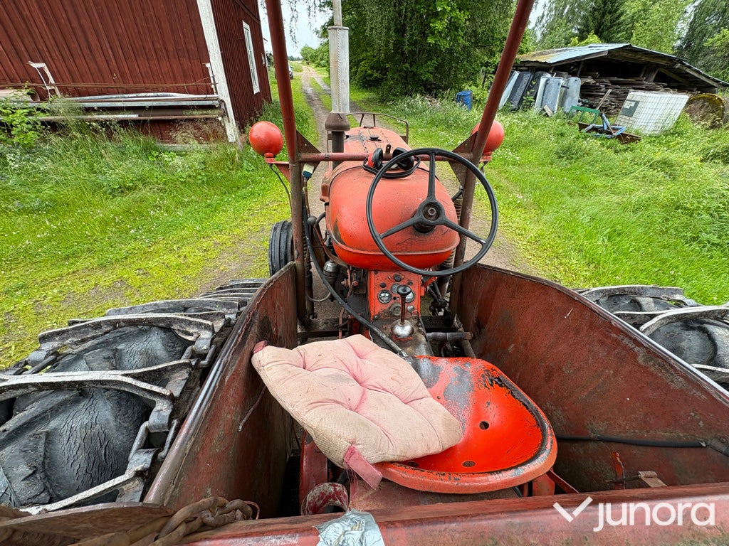 Tracteur agricole Traktor - Nuffield Universal 3DL: photos 11