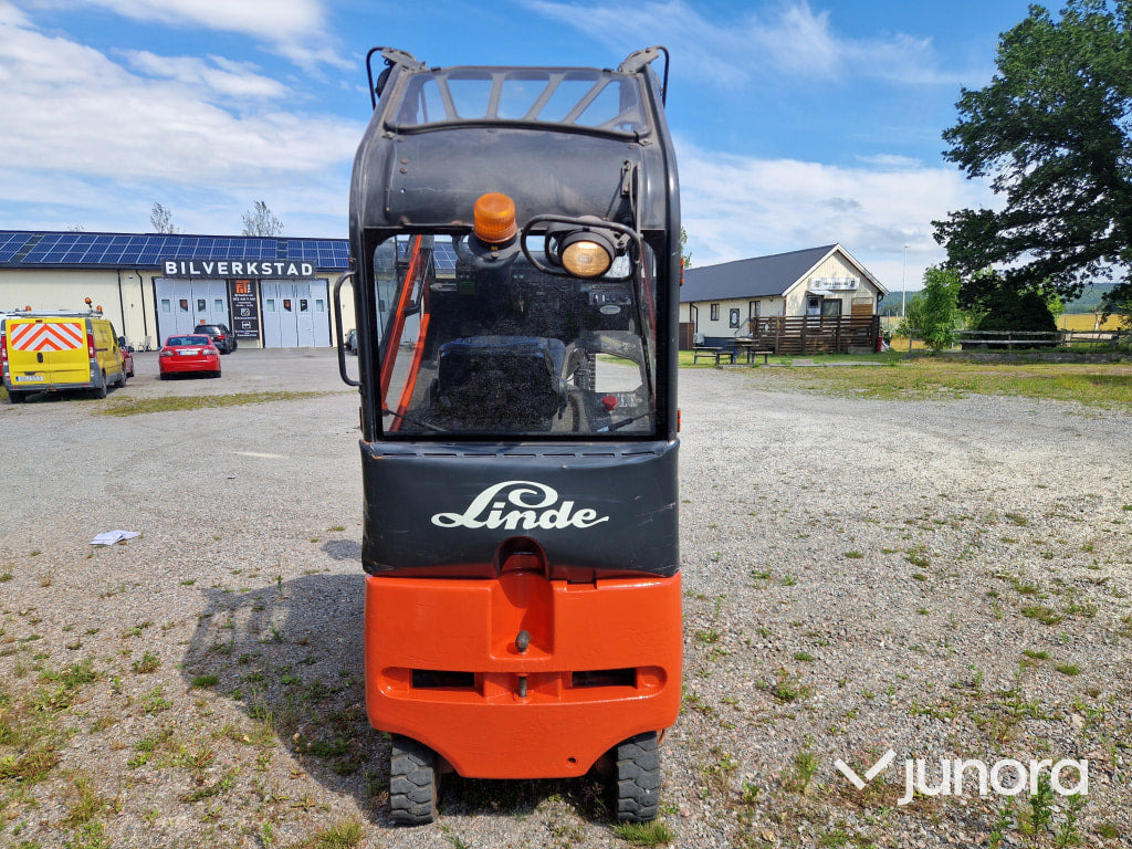 Truck Linde E20/600 - Chariot élévateur électrique: photos 3 Truck Linde E20/600 - Chariot élévateur électrique: photos 3