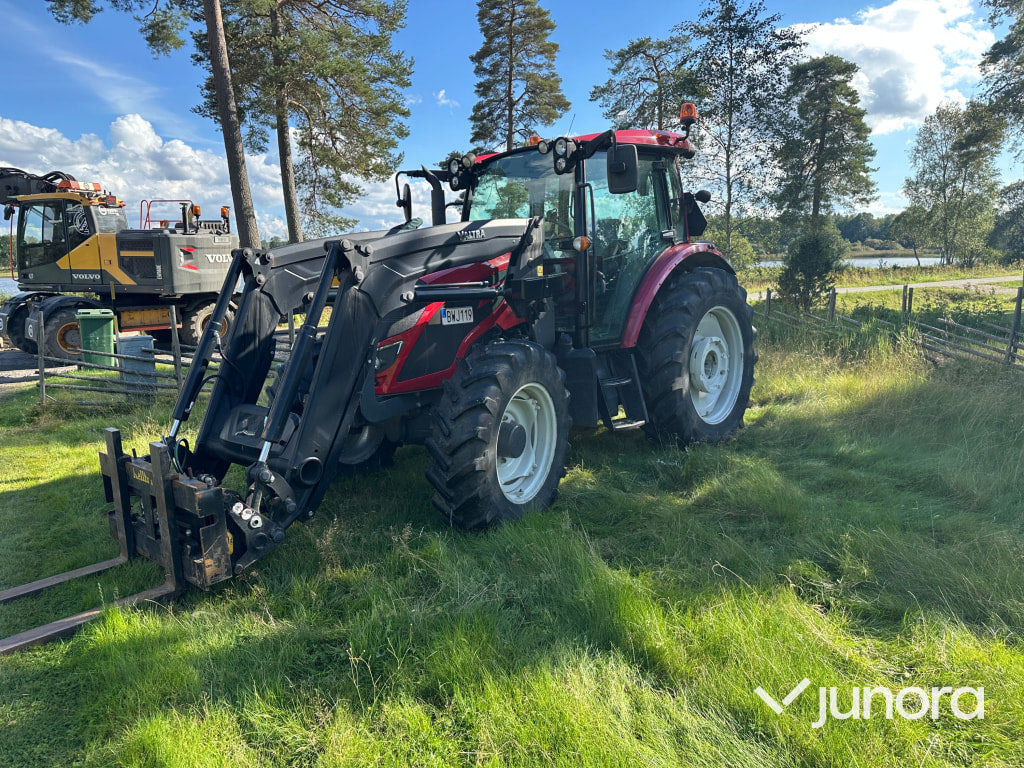 Valtra A134 med lastare - Tracteur agricole: photos 1 Valtra A134 med lastare - Tracteur agricole: photos 1