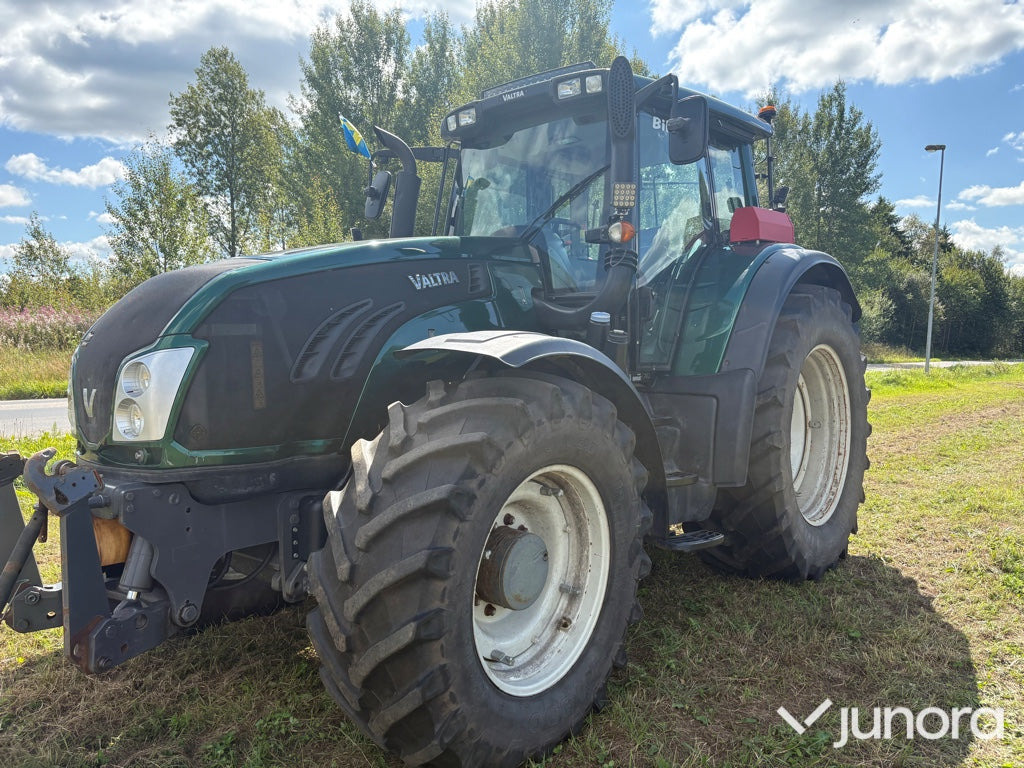 Valtra T203 - Tracteur agricole: photos 5 Valtra T203 - Tracteur agricole: photos 5