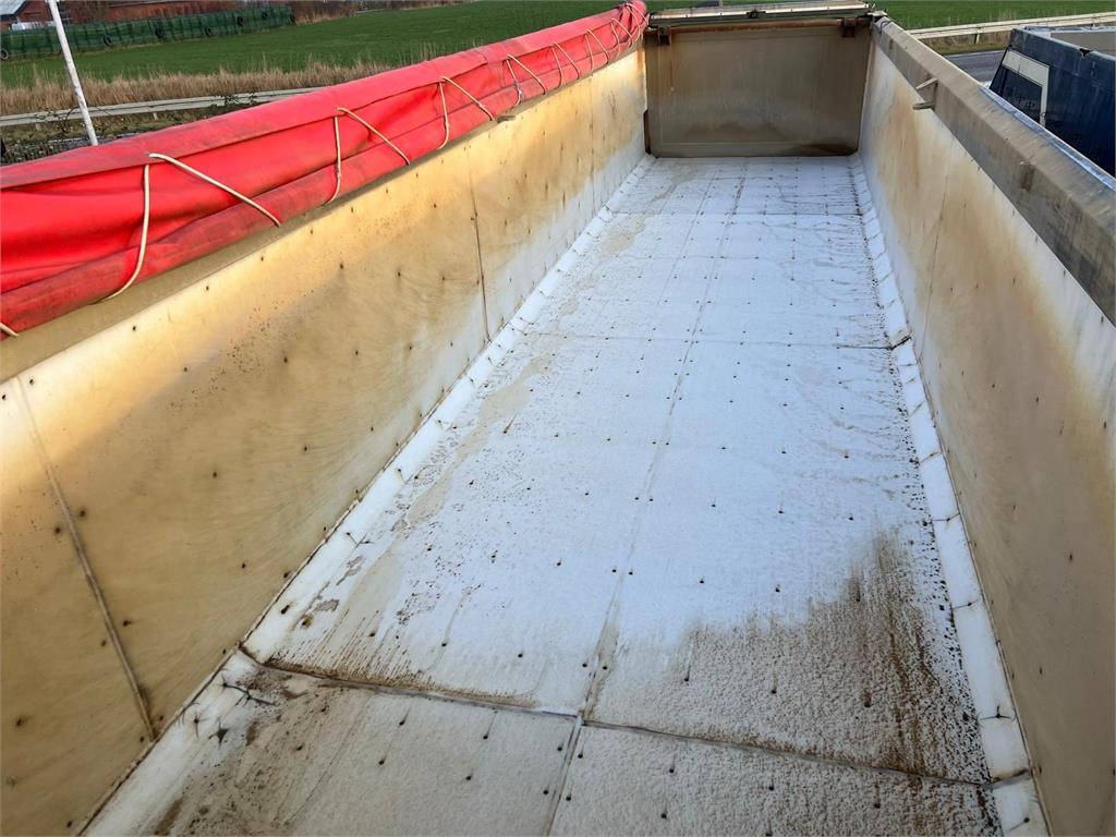 CMT 36m3 alu kasse - aut presenning - Semi-remorque benne: photos 4 CMT 36m3 alu kasse - aut presenning - Semi-remorque benne: photos 4