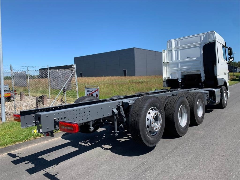 DAF XF 430 FAW 8x4*4 Tridem - Camion multibenne: photos 3 DAF XF 430 FAW 8x4*4 Tridem - Camion multibenne: photos 3