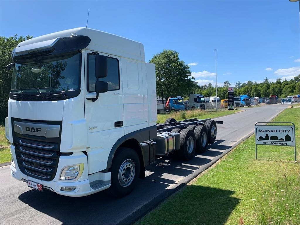 DAF XF 430 FAW 8x4*4 Tridem - Camion multibenne: photos 2 DAF XF 430 FAW 8x4*4 Tridem - Camion multibenne: photos 2