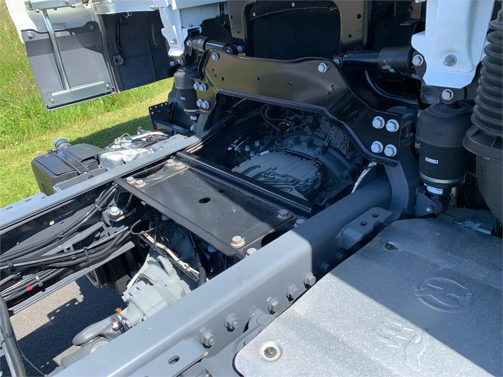 DAF XF 430 FAW 8x4*4 Tridem - Châssis cabine: photos 5 DAF XF 430 FAW 8x4*4 Tridem - Châssis cabine: photos 5