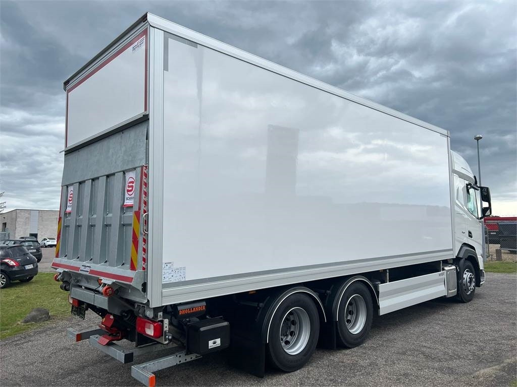 DAF XF480 FAS 6x2 - Camion fourgon: photos 2 DAF XF480 FAS 6x2 - Camion fourgon: photos 2