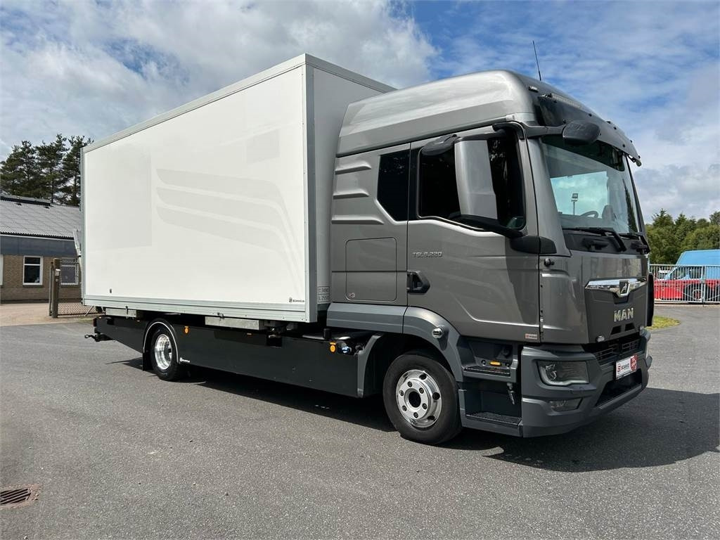 MAN TGL 8-220 4x2 BL incl. 2 stk veksellad - Camion porte-conteneur/ Caisse mobile: photos 1 MAN TGL 8-220 4x2 BL incl. 2 stk veksellad - Camion porte-conteneur/ Caisse mobile: photos 1