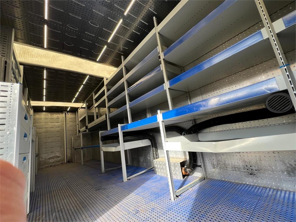 Mercedes-Benz Antos 1824 LnR - Camion fourgon: photos 5 Mercedes-Benz Antos 1824 LnR - Camion fourgon: photos 5