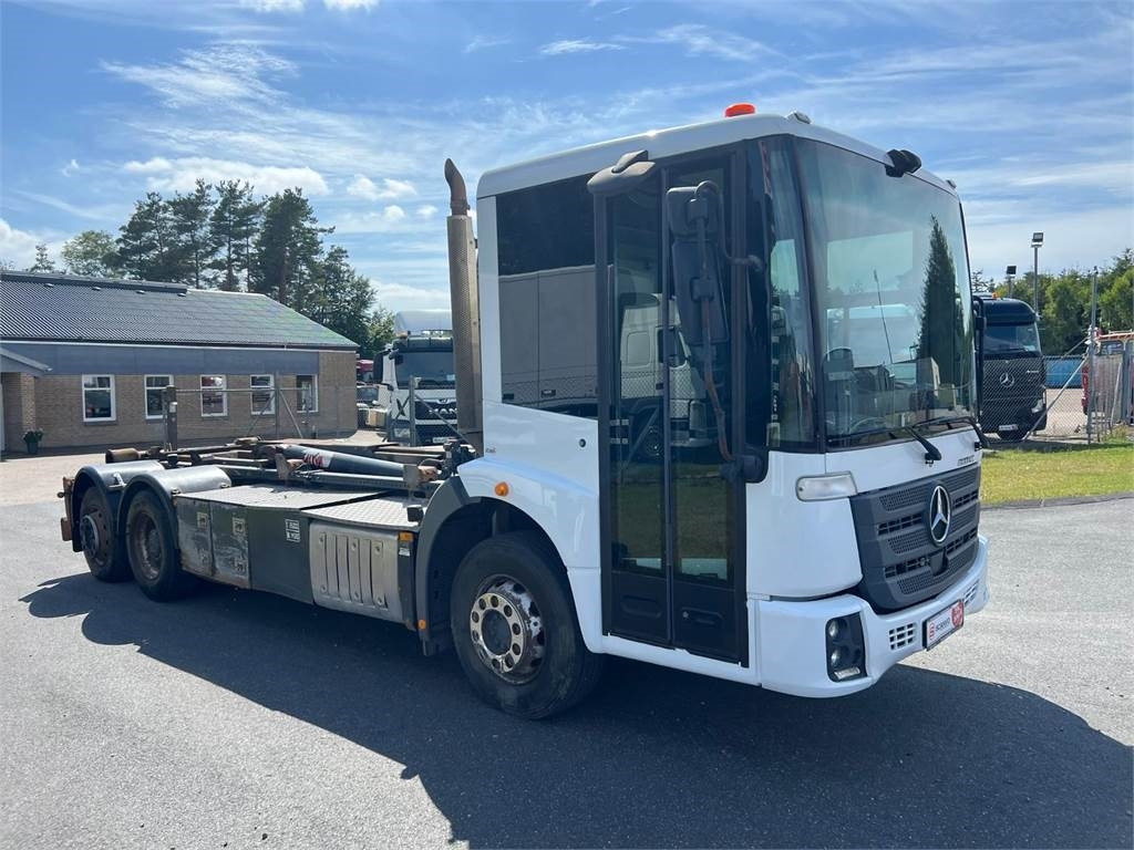 Mercedes-Benz Econic 2630 L - Camion ampliroll: photos 2 Mercedes-Benz Econic 2630 L - Camion ampliroll: photos 2