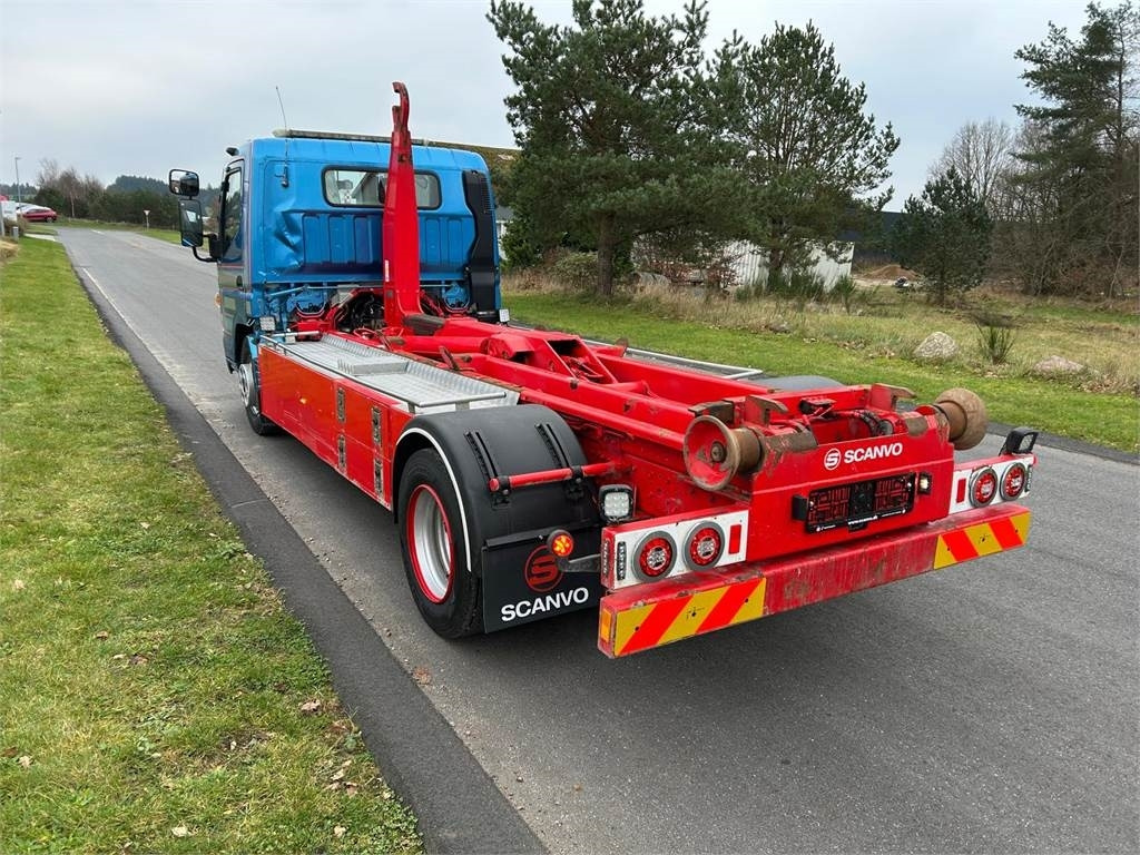Mitsubishi Fuso CANTER 9C150 - Camion ampliroll: photos 3 Mitsubishi Fuso CANTER 9C150 - Camion ampliroll: photos 3
