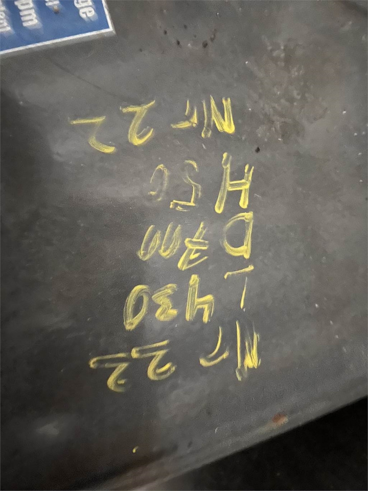 Scania 150 ltr dieseltank - Réservoir de carburant pour Camion: photos 2 Scania 150 ltr dieseltank - Réservoir de carburant pour Camion: photos 2