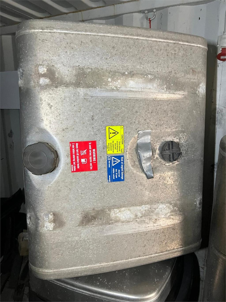 Scania 350 ltr dieseltank nr 1517005 - Réservoir de carburant pour Camion: photos 1 Scania 350 ltr dieseltank nr 1517005 - Réservoir de carburant pour Camion: photos 1