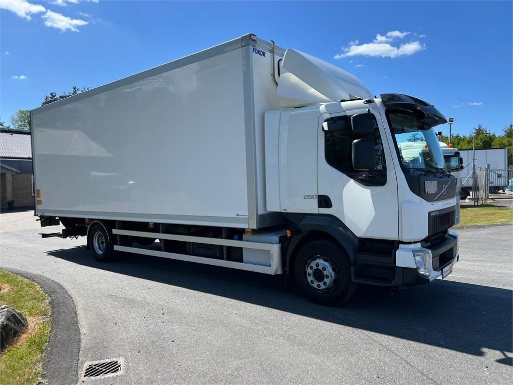 Volvo FL 16 ton 250HK - Camion fourgon: photos 3 Volvo FL 16 ton 250HK - Camion fourgon: photos 3