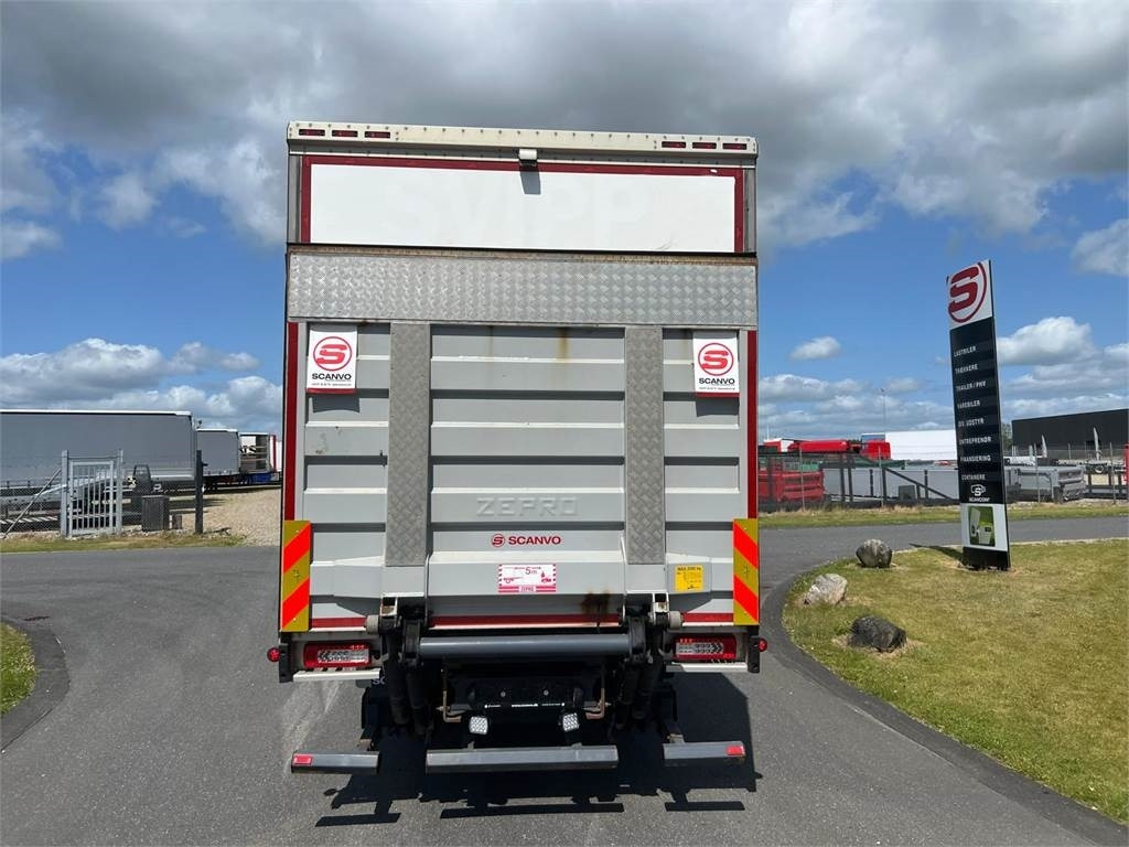 Volvo FM330 - Camion fourgon: photos 3 Volvo FM330 - Camion fourgon: photos 3