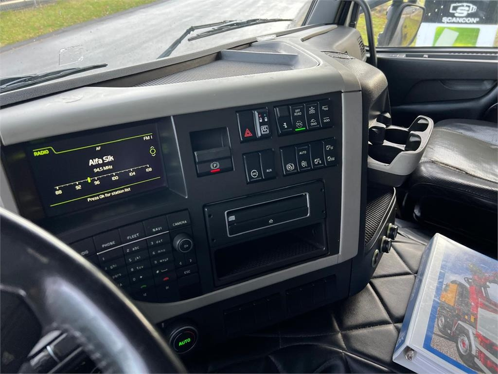 Camion multibenne Volvo FM500 8x4 - HMF 3220K6: photos 11 Camion multibenne Volvo FM500 8x4 - HMF 3220K6: photos 11