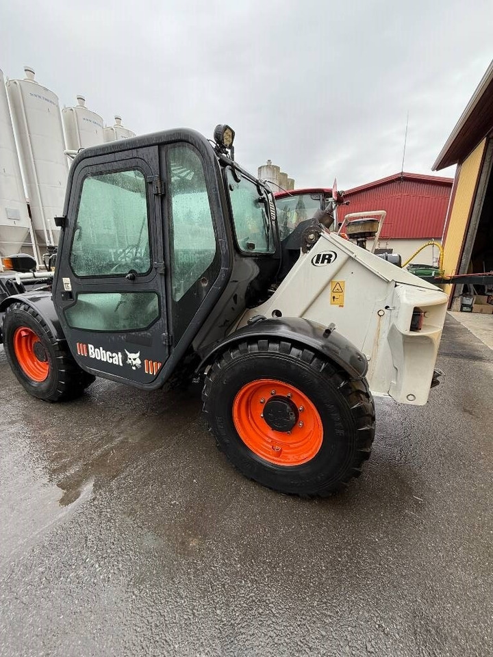 Bobcat T 2556 - Chariot télescopique: photos 1 Bobcat T 2556 - Chariot télescopique: photos 1
