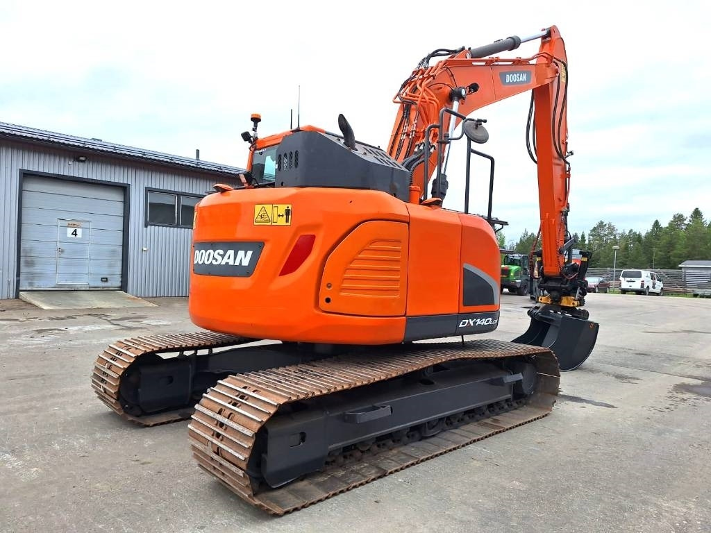 Doosan DX140LCR-5 PYÖRITTÄJÄLLÄ - Pelle sur chenille: photos 4 Doosan DX140LCR-5 PYÖRITTÄJÄLLÄ - Pelle sur chenille: photos 4