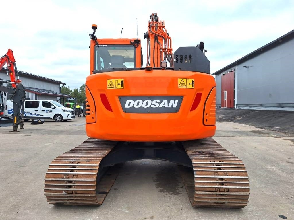 Doosan DX140LCR-5 PYÖRITTÄJÄLLÄ - Pelle sur chenille: photos 3 Doosan DX140LCR-5 PYÖRITTÄJÄLLÄ - Pelle sur chenille: photos 3