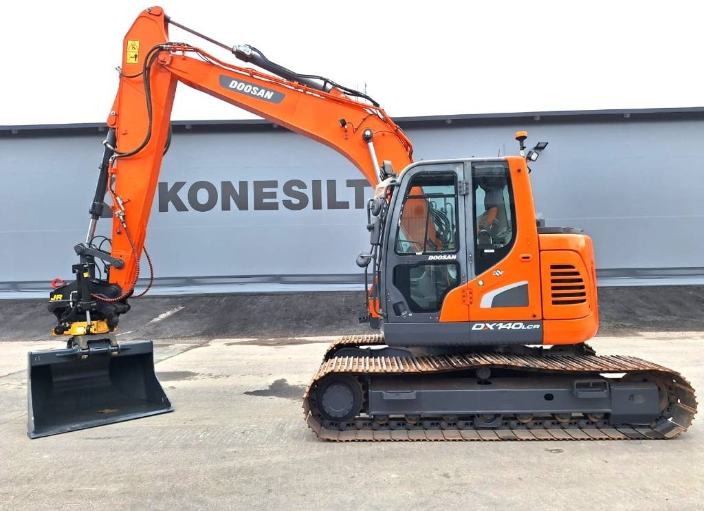 Doosan DX140LCR-5 PYÖRITTÄJÄLLÄ - Pelle sur chenille: photos 1 Doosan DX140LCR-5 PYÖRITTÄJÄLLÄ - Pelle sur chenille: photos 1