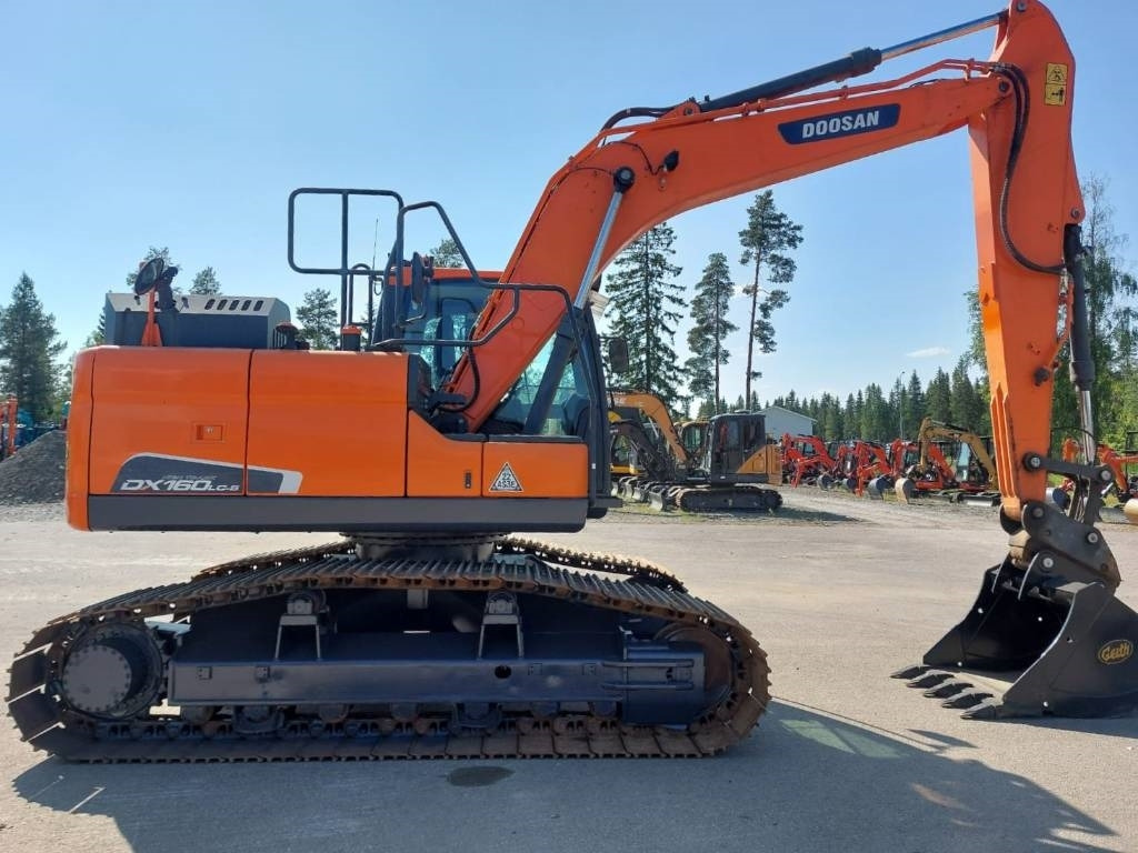 Doosan DX160LCH-5 METSÄALUSTA - Pelle sur chenille: photos 5 Doosan DX160LCH-5 METSÄALUSTA - Pelle sur chenille: photos 5